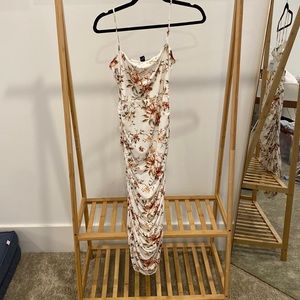 NWT Floral Bodycon MIDI Dress